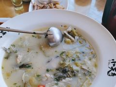 -严记小天府酸菜鱼(西四路店)