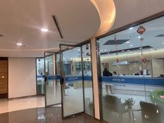 -瑞尔齿科(南京东路名人诊所)