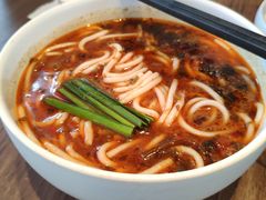 小锅米线-云海肴云南菜(浦江欢乐颂店)