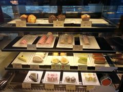 面包甜点陈列柜-麦当劳(南宁东站店)