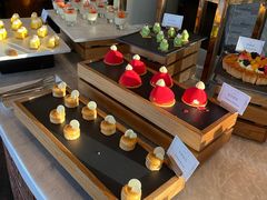 -锦厨国际自助餐厅 · 云端景观 (昆明索菲特大酒店)