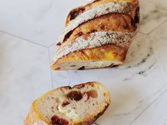 蔓越莓芝士短法-富贵面包公司(运河店)
