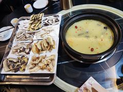 -野菌皇海景野生菌火锅(滨海大道店)