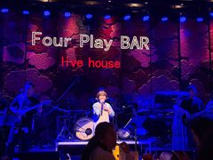 -FOUR PLAY BAR
