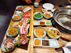 -明洞阿姨·韩式酱蟹烤肉·创意料理(三元桥店)