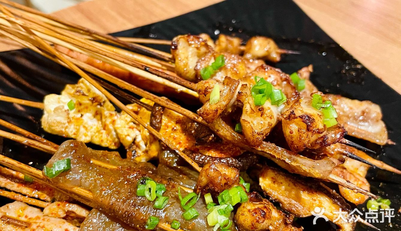 现在越来越难遇到好吃的烧烤，这家算是值得跑一趟的
