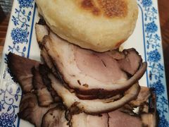 -老天桥酱肉烧饼夹肘子(天桥店)