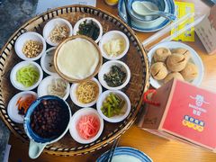 -包整·丝娃娃(一览甲秀楼风景店)