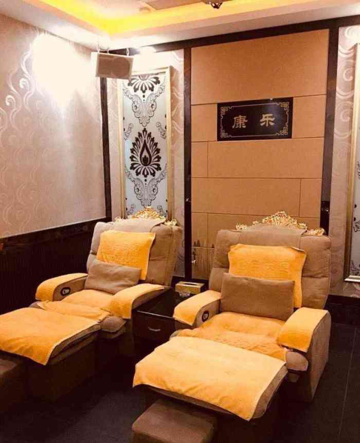 康乐沐足(加勒比店)-"跟同事过来～之前有问前台,说可以按背,后.