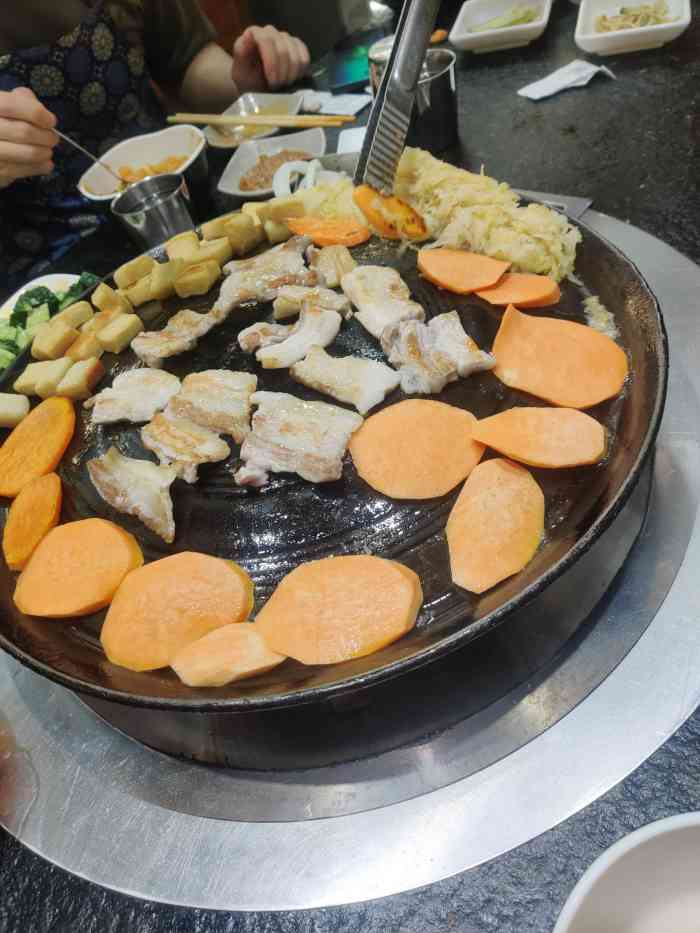 海花锅盖(府前西街店)-"上个月真的连续几周吃了烤肉三八节下午休.