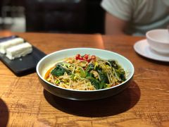 菠菜豆芽拌面筋-西域阿里马新疆菜·清真(桂花路店)