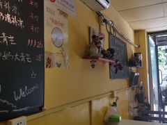 大堂-志龙皇冠吃货椰子铺