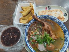 -叶新小吃店(来凤小区总店)