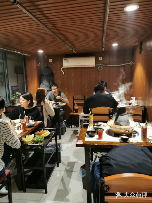 颐品居涮肉(乌鲁木齐中路店)大堂图片