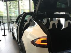 -TESLA 特斯拉(广州天环广场体验店)