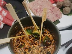 -红鼎豆捞·非遗鲍皇汤火锅(宝丰路店)