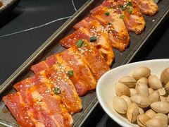 -山川小町·极番烧肉(新地假日广场店)