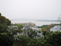 -亮河湾山庄