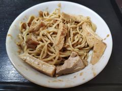 -松树干拌面店