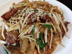 干炒牛河-肥仔文澳门猪骨煲(南京西路店)