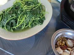 -盛得农家美食·无花果浸鸡·古法烧鸡·竹筒饭(白水寨森林海店)