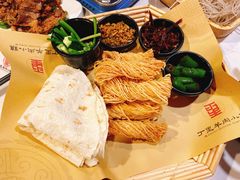 故乡风情-丁里羊肉小镇(天鹅湖总店)