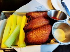 竹篮香辣鸡翅-bluefrog蓝蛙(恒隆广场店)