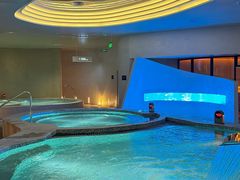 -涨巢·潮玩水疗局