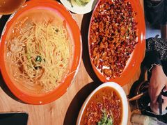 -先启半步颠小酒馆(白麓里店)