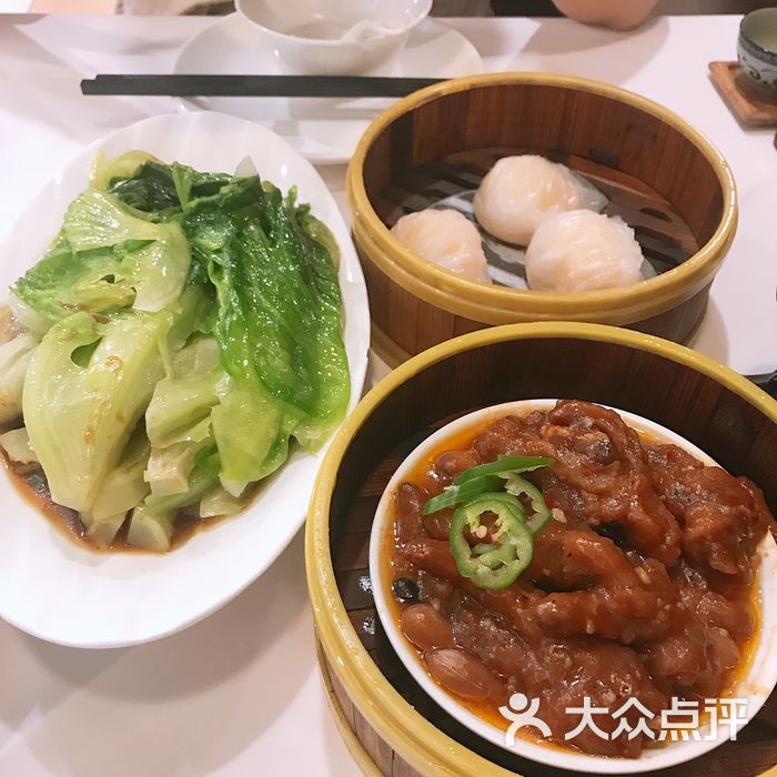 广州酒家用土话骂一堆客人的凶服务员图片-郑