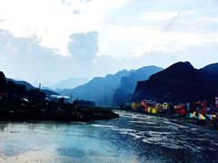 -百里峡七彩艺术小镇