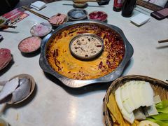 -渝嘴小老弟老火锅(华新村店)