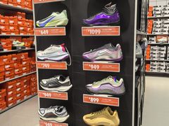 -NIKE 换季优惠店(上海青浦奥特莱斯)