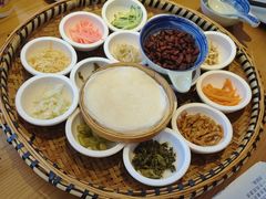 -包整·丝娃娃(一览甲秀楼风景店)