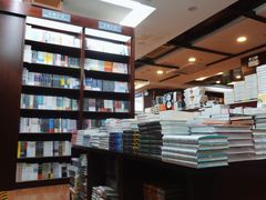 -新华书店(泉城路店)