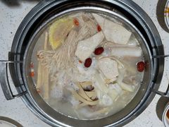 -三人行骨头王火锅(长寿店)