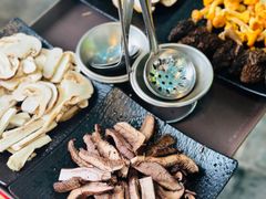 -蘑统田下·野生菌火锅