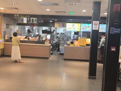 -麦当劳(上海虹桥站30B检票口楼上)