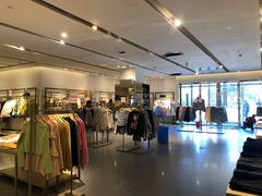 -URBAN REVIVO(济南领秀城贵和购物中心店)