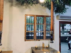 靠窗位-喝丢一只鞋·东北烤肉·烧烤·铜火锅(江宁店)