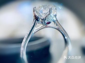 I Do真爱加冕系列  绽放钻戒