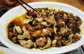 Braised Pig Intestine and Pork Ribs with Perilla