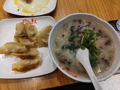-肥叔锅贴(港澳广场店)