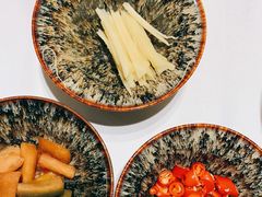 -红鼎豆捞·非遗鲍皇汤火锅(宝丰路店)