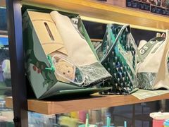 -星巴克(上海长宁来福士1F店)