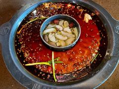 菌汤鸳鸯锅-巴倒烫陆派火锅山庄(南山总店)