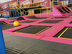 -反弹空间蹦床主题乐园