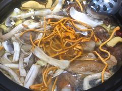 -菌之家·专业纯野生菌火锅·特色炒菌