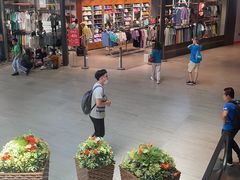 -东荟城名店仓