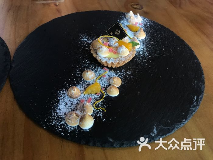 k.strawberry黑草莓图片